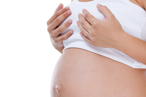 большие растяжки на грудях во время беременности