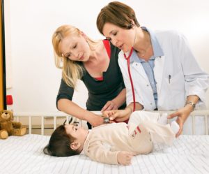 Обследование ребенка у врача