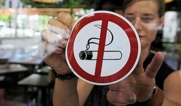Где в России запрещено курить