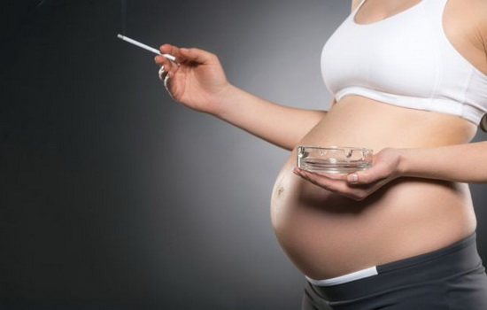 Курение беременной женщины напрямую отражается на здоровье ребенка